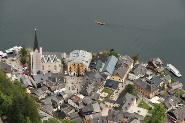 What Are the Advantages of Investing in Holiday Let Properties in Coastal UK Towns?